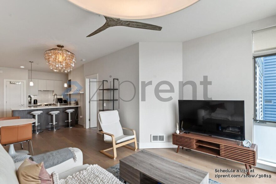 Building Photo - 901 Jefferson St