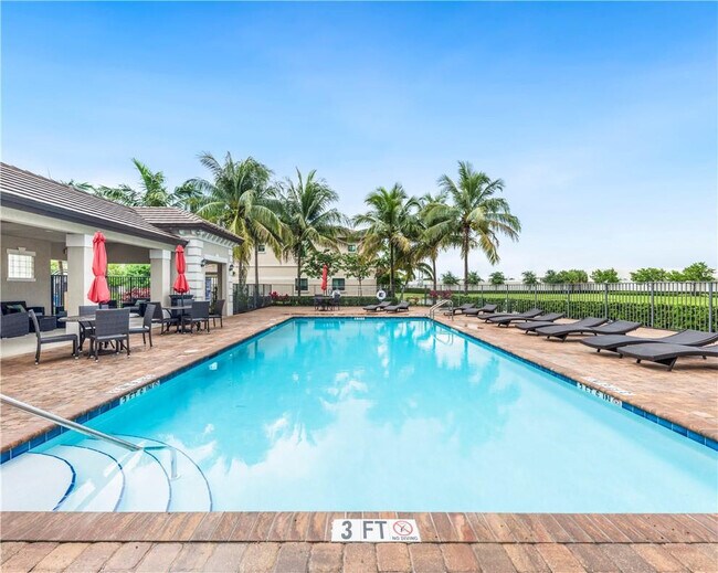 Building Photo - 4230 N Dixie Hwy