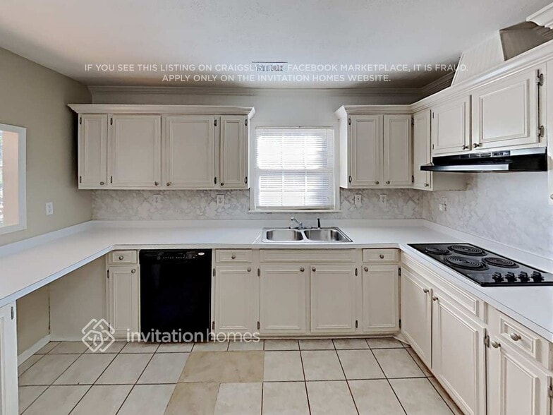 Building Photo - 2636 Allyn Way NW