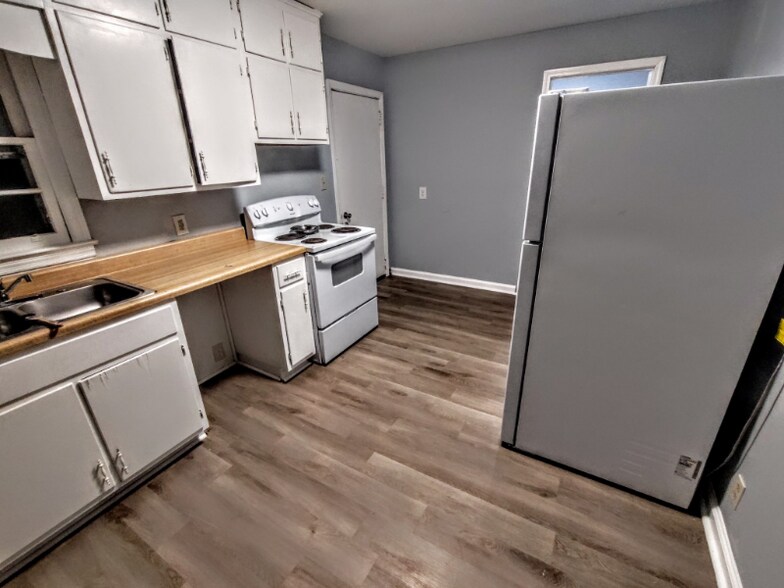 Building Photo - 100 Willow Ave