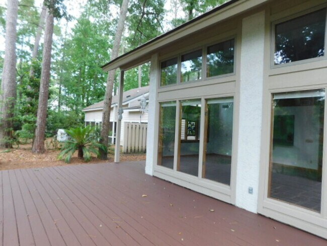 Building Photo - 20 Toppin Dr