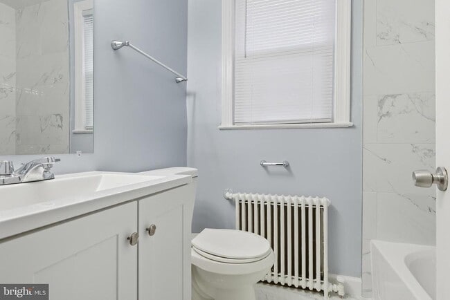 Building Photo - 3919 R St SE