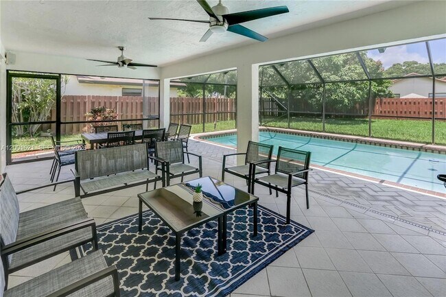 Building Photo - 1130 NW 78th Terrace