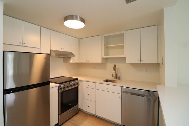 Building Photo - 618 Orange Dr