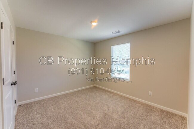 Building Photo - 652 Ayers St