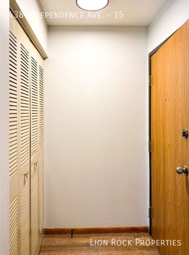 Building Photo - Charming Two Bedroom with Balcony in Quiet...
