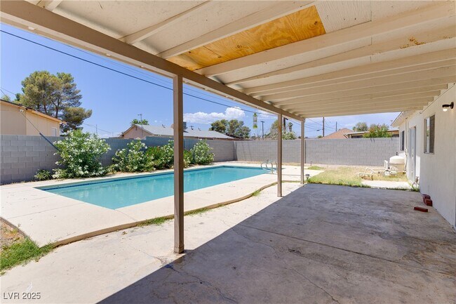 Building Photo - 4605 Cinderella Ln