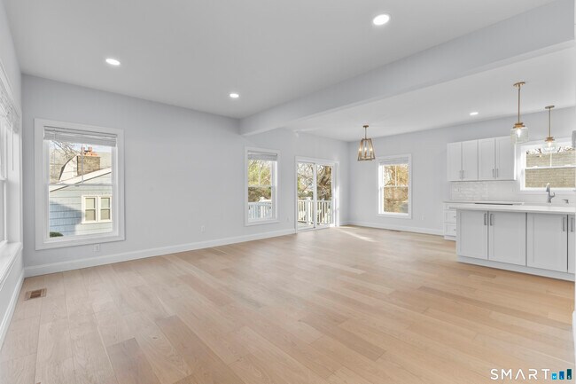 Building Photo - 183 Vesper St