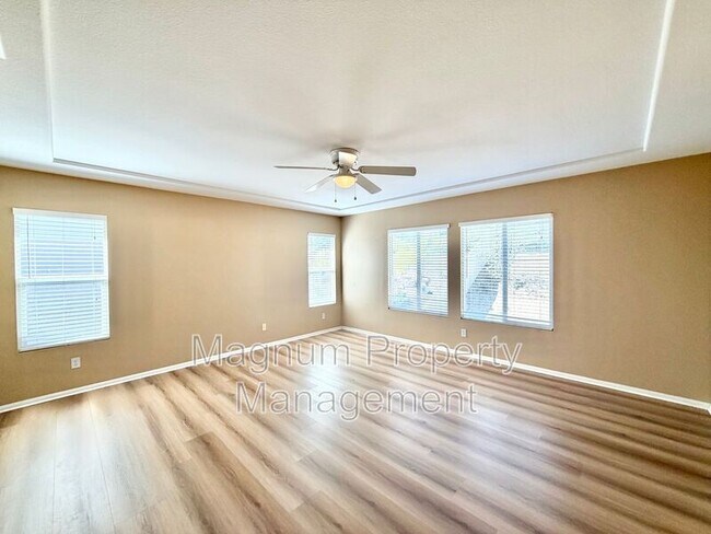 Building Photo - 29751 Maxmillian Ave