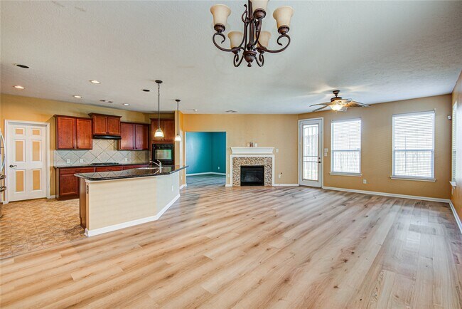 Building Photo - 4814 Mint Trails