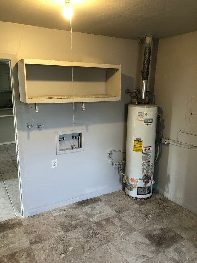 Building Photo - Southern Hills!