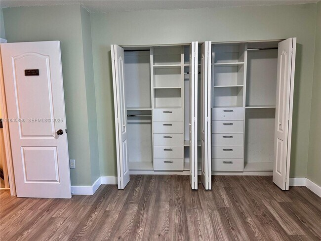 Building Photo - 120 SW 109th Ave