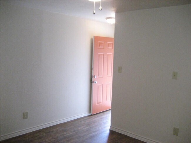 Building Photo - 10806 Lambert Cir