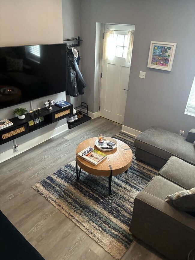 Building Photo - Great 2 Bed 2 Bath with GREAT Location!