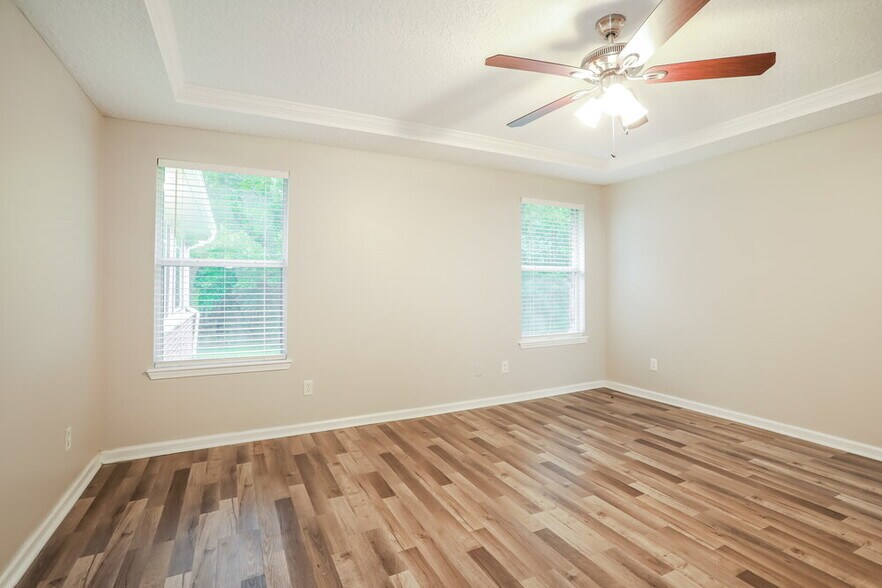 Building Photo - 299 Thornbrook Ct