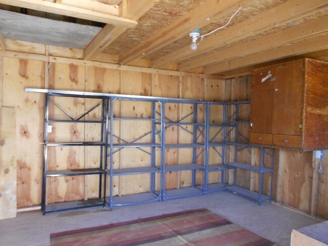 Building Photo - 4 Bedroom, 2.5 Bathroom! Lovely Home in Lo...