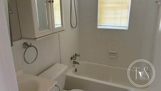 Building Photo - FALL MOVE-IN SPECIAL: 50% OFF 1st FULL MON...