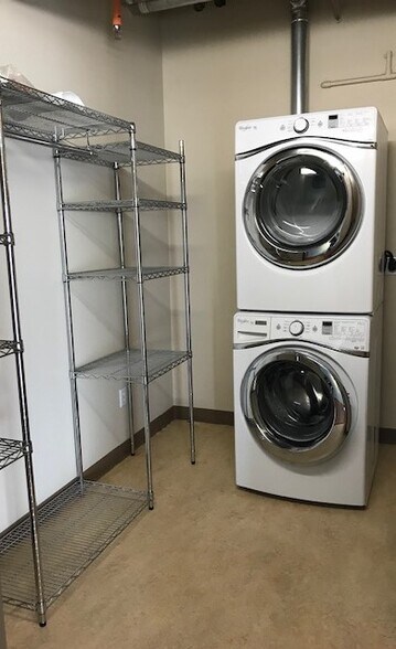 Laundry - 1221 SW 10th Ave