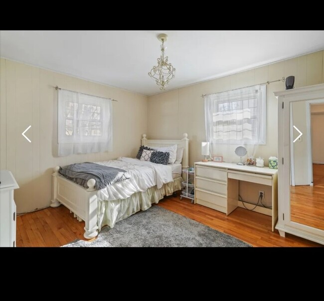 Building Photo - Charming 4BR House in Scarsdale
