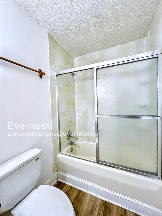 Building Photo - 818 Bedrock Ln