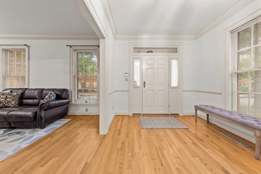 Building Photo - 325 Raleigh Ave