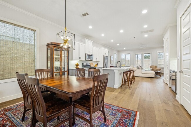 Building Photo - 1005 Bunton St