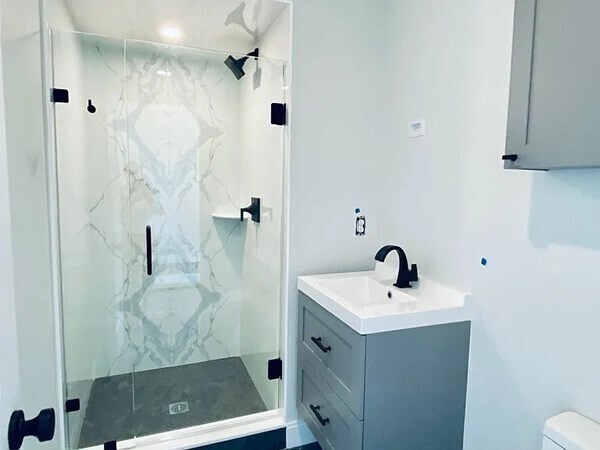 Building Photo - 25 Atkins St