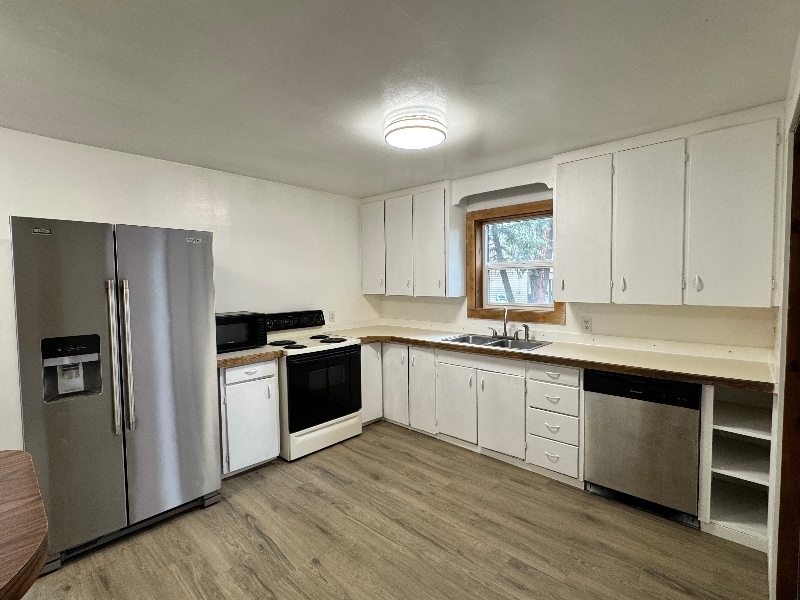 Building Photo - 202 Woodland Rd