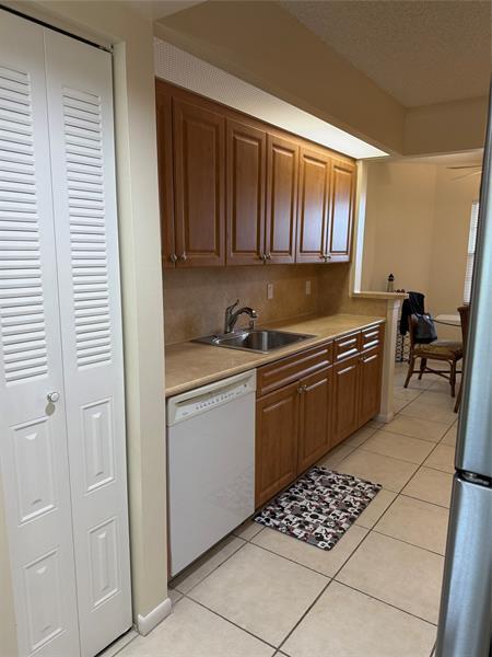 Building Photo - 1601 Abaco Dr