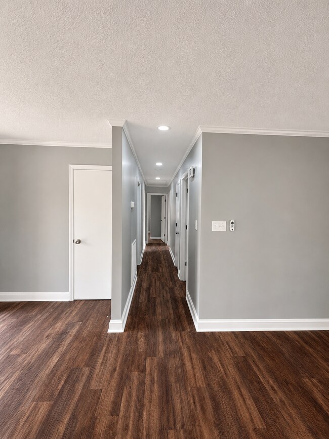 Building Photo - 101 Bayview Cir