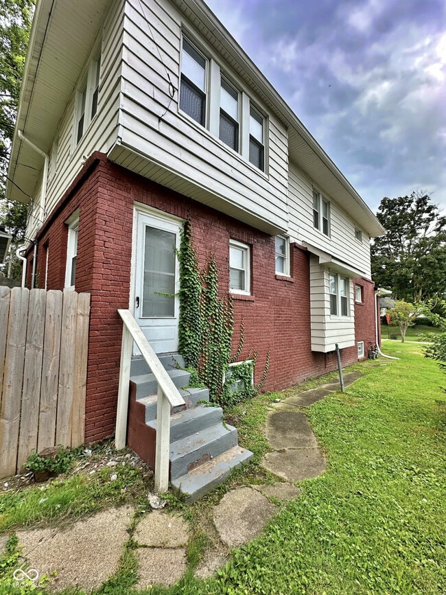Building Photo - 19 S Spencer Ave