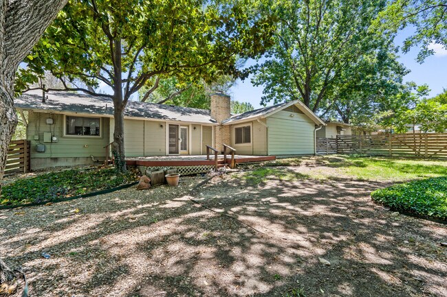 Building Photo - 3400 Laguna Dr