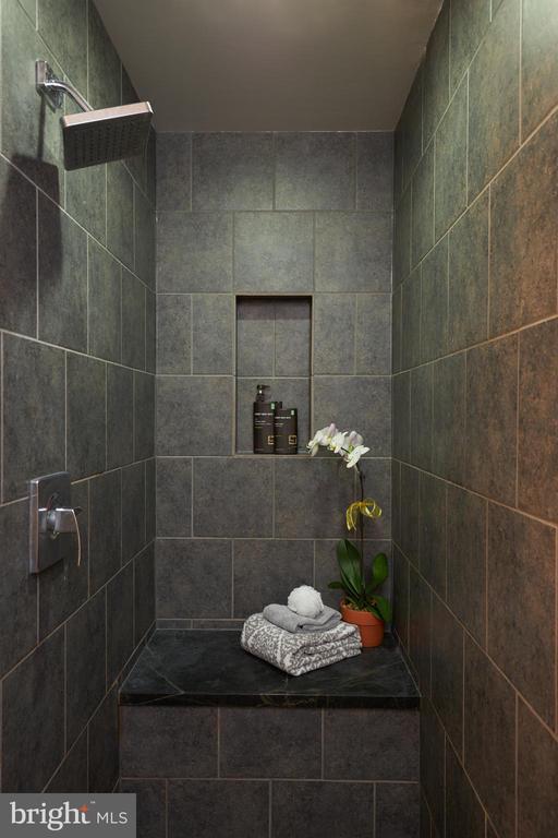 Building Photo - 1011 Arlington Blvd