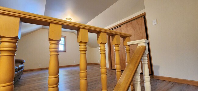 Building Photo - Beautiful, updated 4BR home with full unfi...