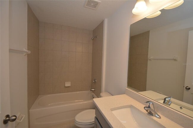 Building Photo - 14 Unimay Ct