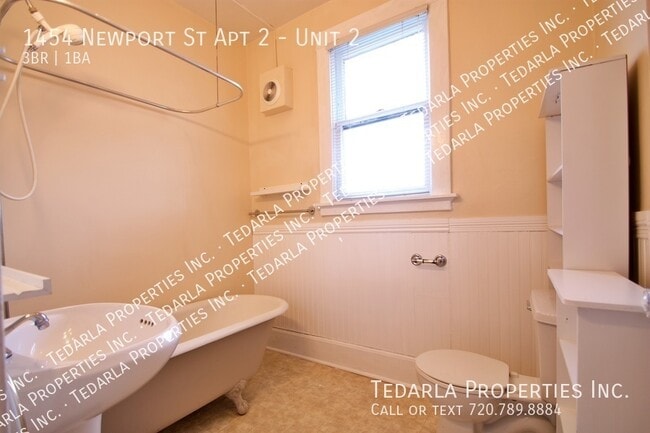 Building Photo - 1454 Newport St