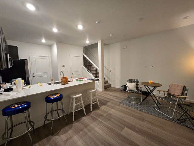 Building Photo - 2 Bedroom 2 Bathroom in Arvada!