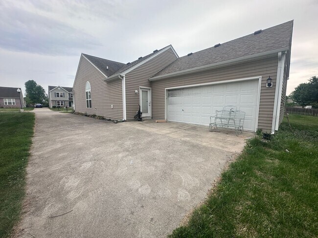 Building Photo - 5706 Bannon Crossings Dr