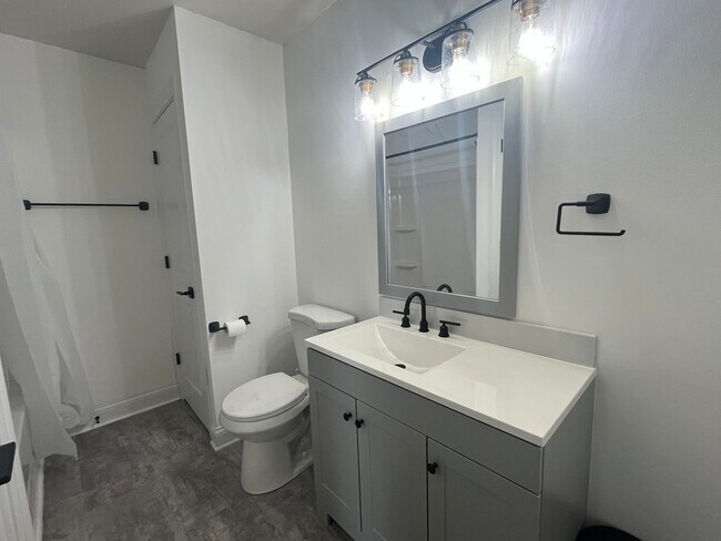 Building Photo - 1371 Cunat Ct