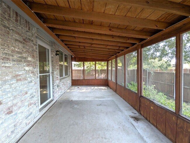 Building Photo - 1736 Carolina Ridge Way