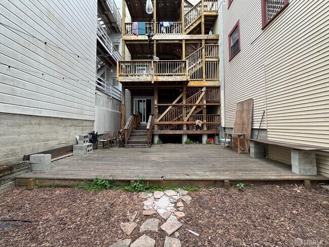 Building Photo - 2612 Greenwich St