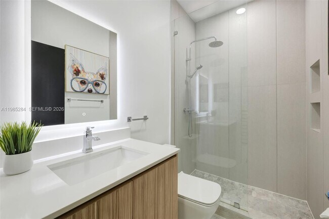 Building Photo - 7852 NW 116 Pl