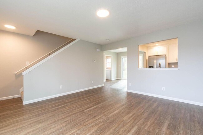 Building Photo - Willow Court Bloomington