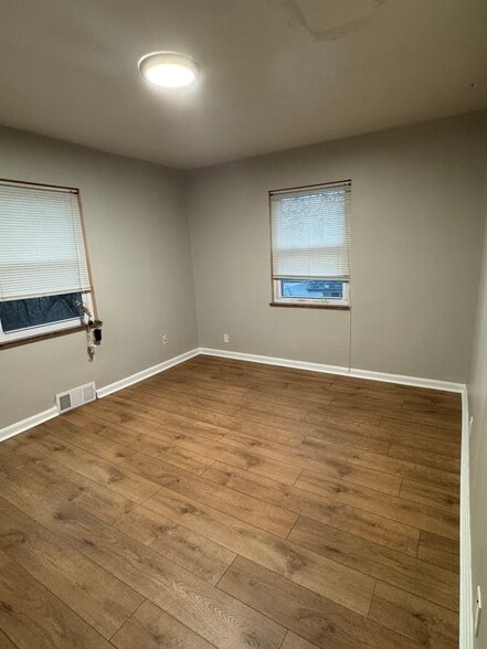 Secondary Bedroom - 6803 Plainfield Rd