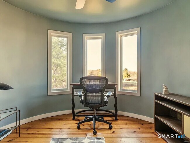 Building Photo - 187 Old Mt Tom Rd