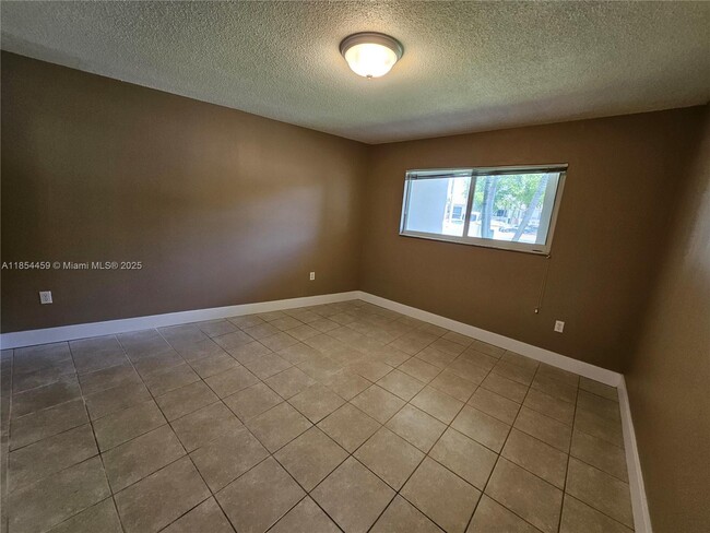 Building Photo - 7490 Miami Lakes Dr