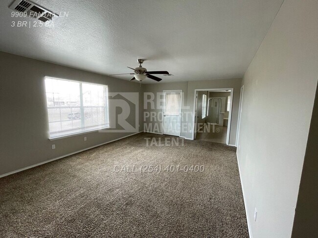 Building Photo - 9909 Fantail Ln