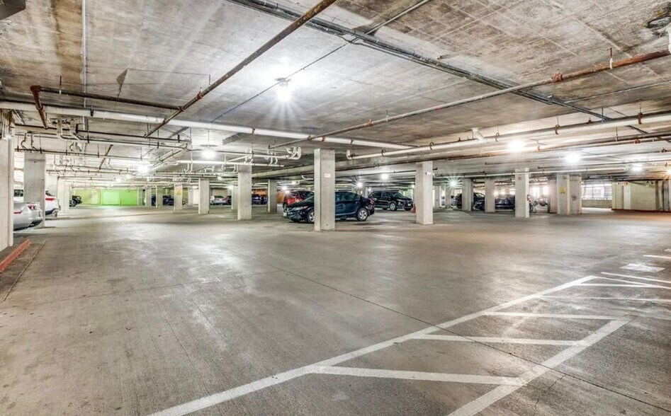 Building Photo - 3102 Kings Rd