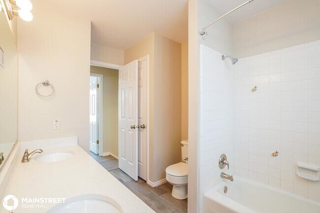 Building Photo - 1493 S 500 E