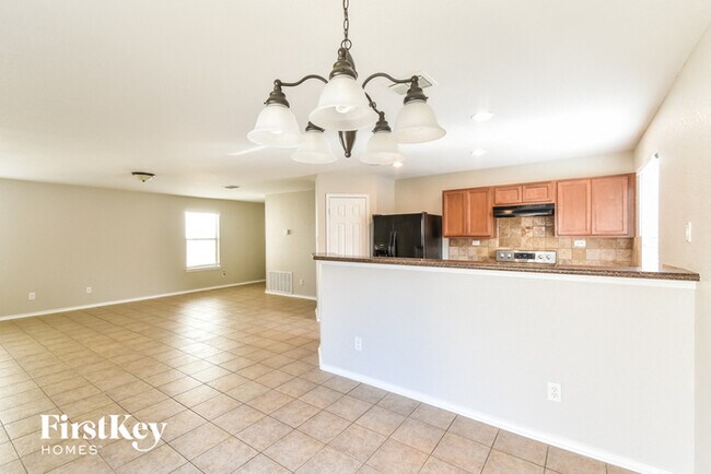 Building Photo - 10227 Maple Ranch